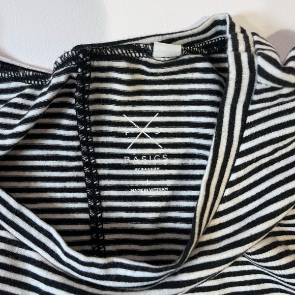 🧁Y2K Black & White Striped Top y2k retro bold artistic tumblr indie sleaze 90s - Picture 4 of 7
